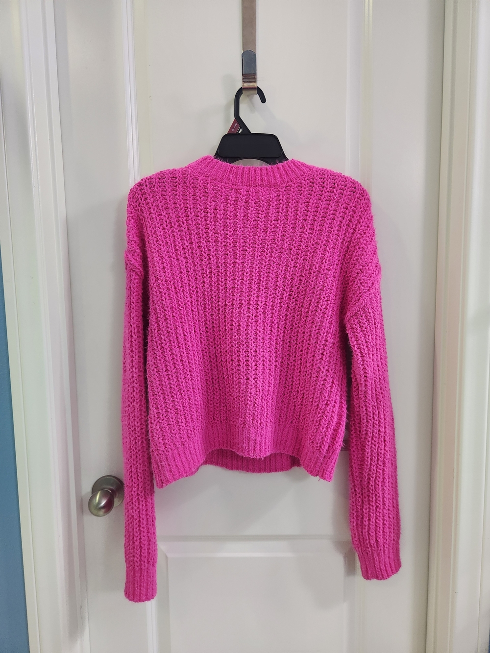 No Boundaries Hot Pink Cable Knit Crewneck Sweater Size (S 4-6) - Picture 8 of 8